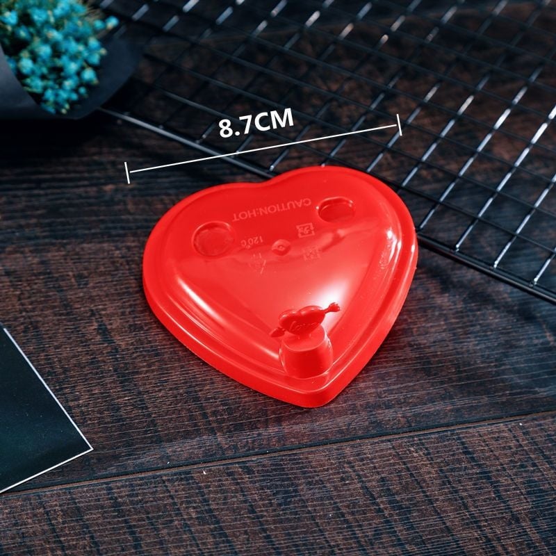 Μίας χρήσης πλαστικό ποτήρι σε σχήμα καρδιάς για ποτά (PP), με καπάκι, χωρητικότητα 501–600 ml, δυνατότητα εκτύπωσης λογοτύπου