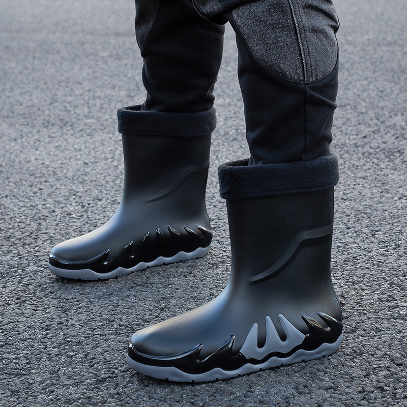 Muške vodootporne PVC čizme s umjetnom vunom unutra, EVA ulošak, mrežasta podstava, srednja visina čizme