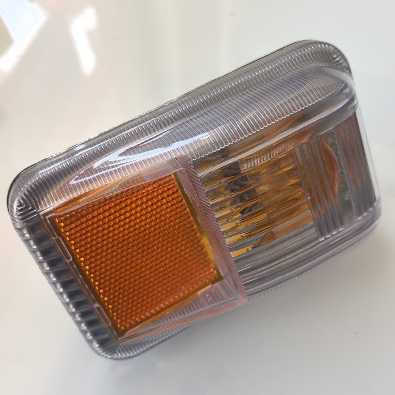 Lumină laterală a ușii pentru Valin Heavy Truck – 24V, Model: Valin Heavy Truck Door Side Light, Compatibil cu Valin