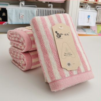 Dječja maramica za lice, prugasta pamuk, mekana i upijajuća; 32s pređa, glatka tkanina, 100-120 g