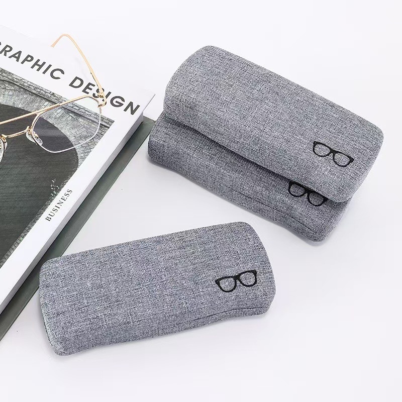 Olvasó szemüveg, félkeret, négyszögletes stílus, műanyag keret fémdíszítéssel, PC lencsék