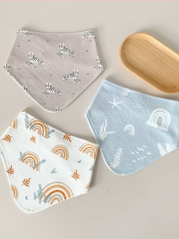 Háromszög alakú babaligab törölköző, dupla rétegű vízálló, 100% pamut (>95%), egyszínű mintázat, 0–3 éves korig, Cotton Baby Library.