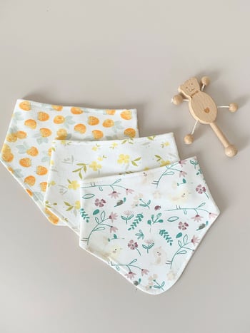 Háromszög alakú babaligab törölköző, dupla rétegű vízálló, 100% pamut (>95%), egyszínű mintázat, 0–3 éves korig, Cotton Baby Library.