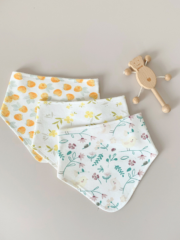 Háromszög alakú babaligab törölköző, dupla rétegű vízálló, 100% pamut (>95%), egyszínű mintázat, 0–3 éves korig, Cotton Baby Library.