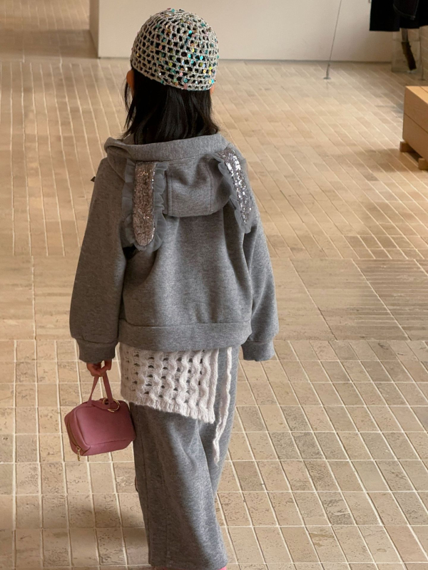 Koreai stílusú két részes kapucnis gyerekeknek szánt szett: dzseki és nadrág, pamut 80%, zipzár, 3–8 éveseknek