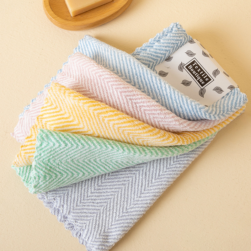 Koralni fleece ručnik, mali kvadratni dizajn, 300 g, mješovita pređa, plaid serija, upijanje 11–15 s, mogućnost tiskanja logotipa