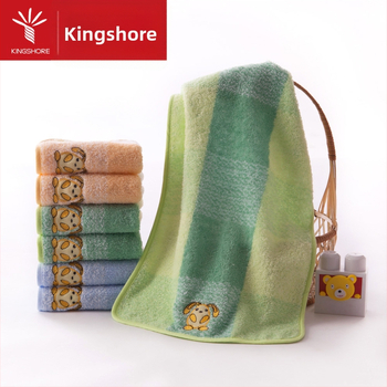 Dječji pamučni ručnik za lice s vezenjem, 21s pređa, masa ispod 50 g, 100% pamuk