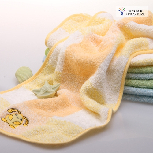 Dječji pamučni ručnik za lice s vezenjem, 21s pređa, masa ispod 50 g, 100% pamuk