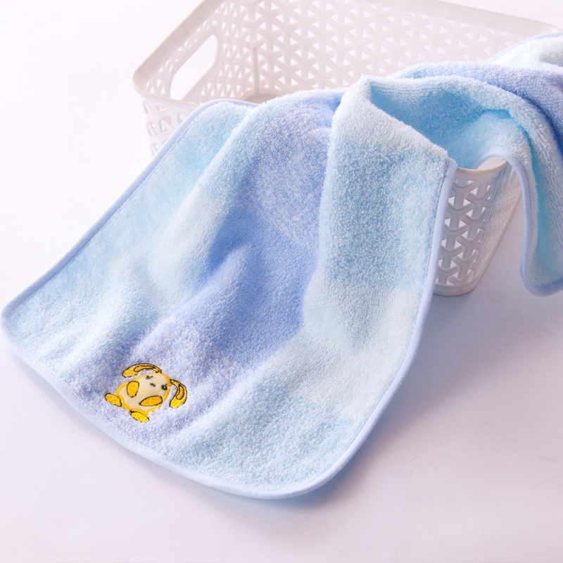 Dječji pamučni ručnik za lice s vezenjem, 21s pređa, masa ispod 50 g, 100% pamuk