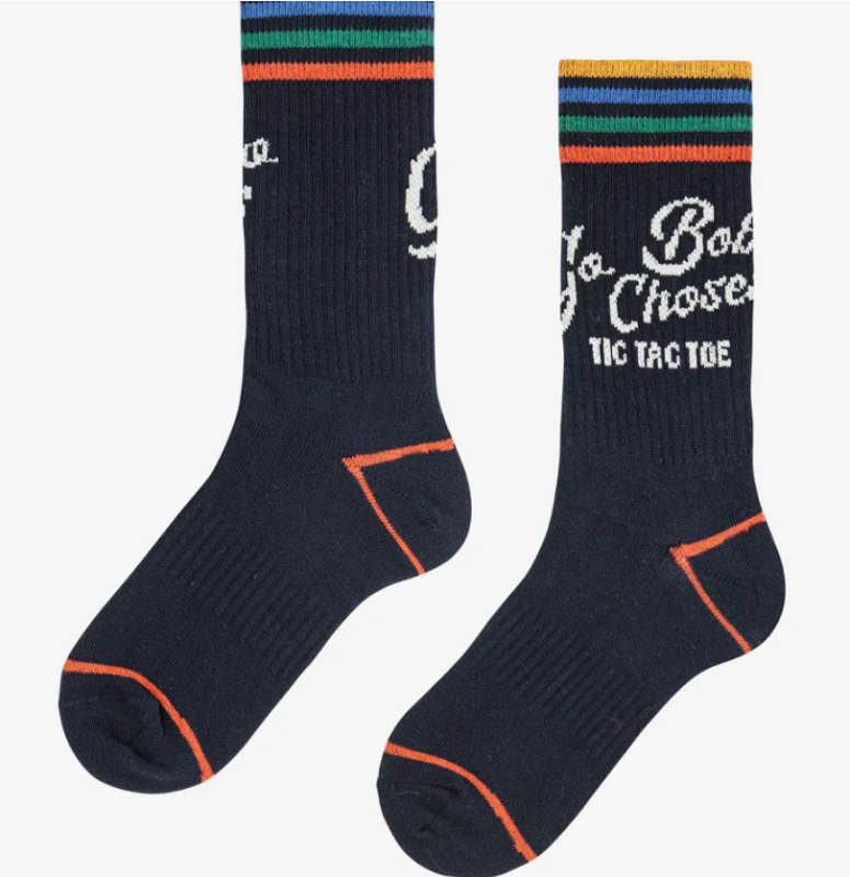 Gyerek zokni, jacquard kötés, kifésült pamut, lélegző és nedvességelnyelő, mintázat karikatúrák és betűk