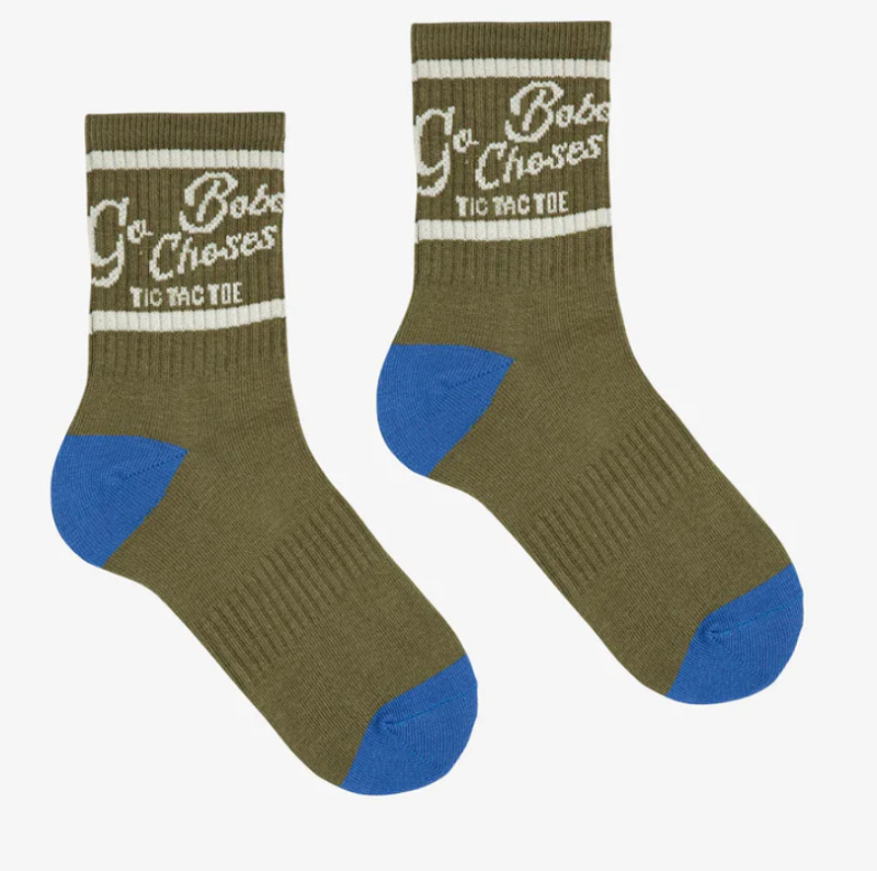 Gyerek zokni, jacquard kötés, kifésült pamut, lélegző és nedvességelnyelő, mintázat karikatúrák és betűk