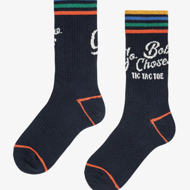 Gyerek zokni, jacquard kötés, kifésült pamut, lélegző és nedvességelnyelő, mintázat karikatúrák és betűk