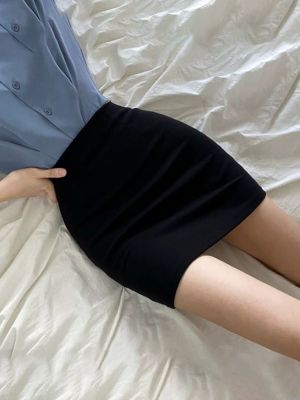Visoko podignuta bodycon suknja, pamuk-elastan smjesa, elastična, uredski stil, ljeto 2025
