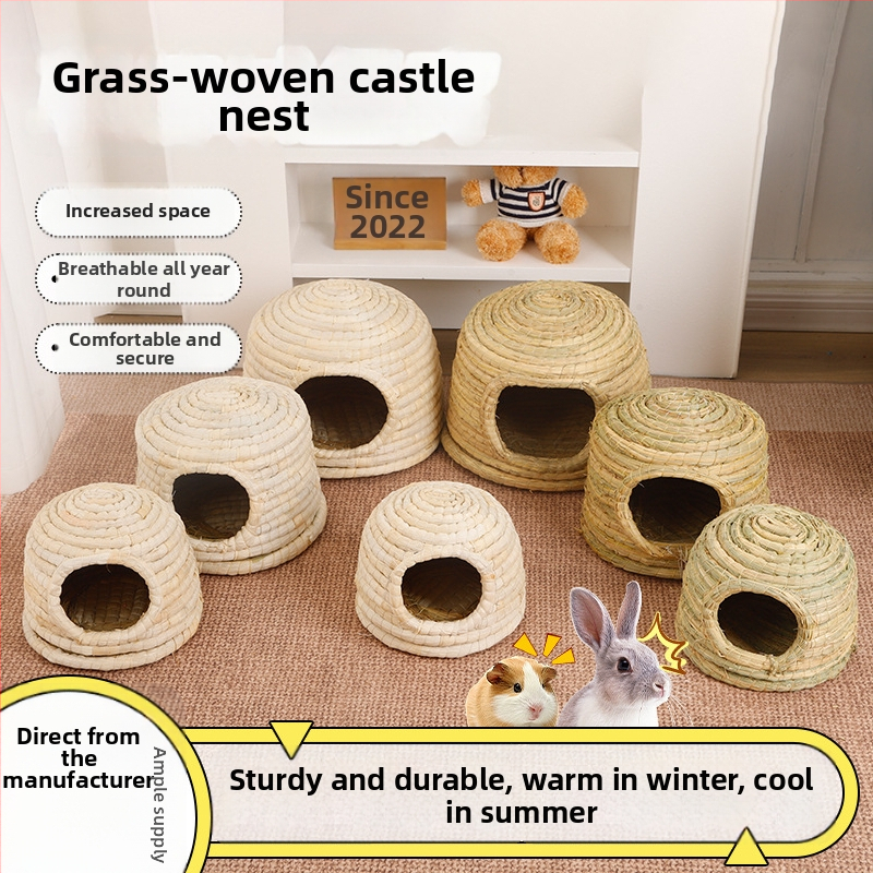 Slamnato gnijezdo u obliku dvorca za kućne ljubimce: zečeve, guinejske svinje i druge male glodavce