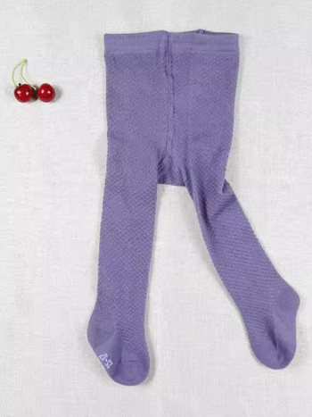 Gyermekeknek szánt vékony kötött harisnya hálós textúrával, anyag: combed cotton, mintázat: háló, vastagság: vékony, szezon: tavasz-nyár, kor: 1–3 év