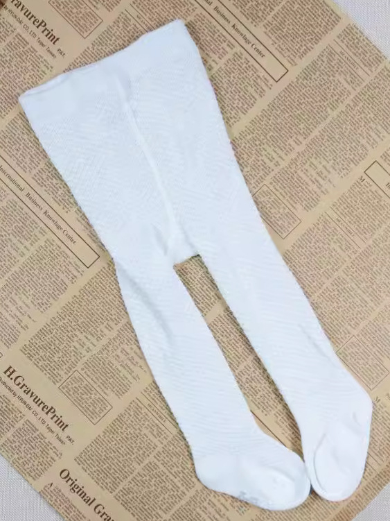 Gyermekeknek szánt vékony kötött harisnya hálós textúrával, anyag: combed cotton, mintázat: háló, vastagság: vékony, szezon: tavasz-nyár, kor: 1–3 év
