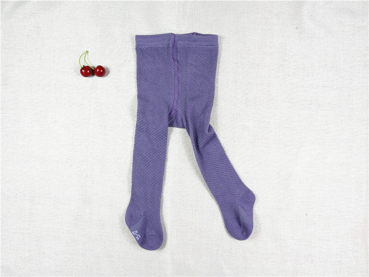 Gyermekeknek szánt vékony kötött harisnya hálós textúrával, anyag: combed cotton, mintázat: háló, vastagság: vékony, szezon: tavasz-nyár, kor: 1–3 év