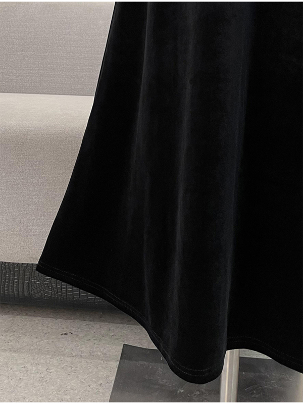 Visokim strukom, silueta ribljeg repa, baršunasta suknja, duga, proljeće 2026, elegantan uredski stil
