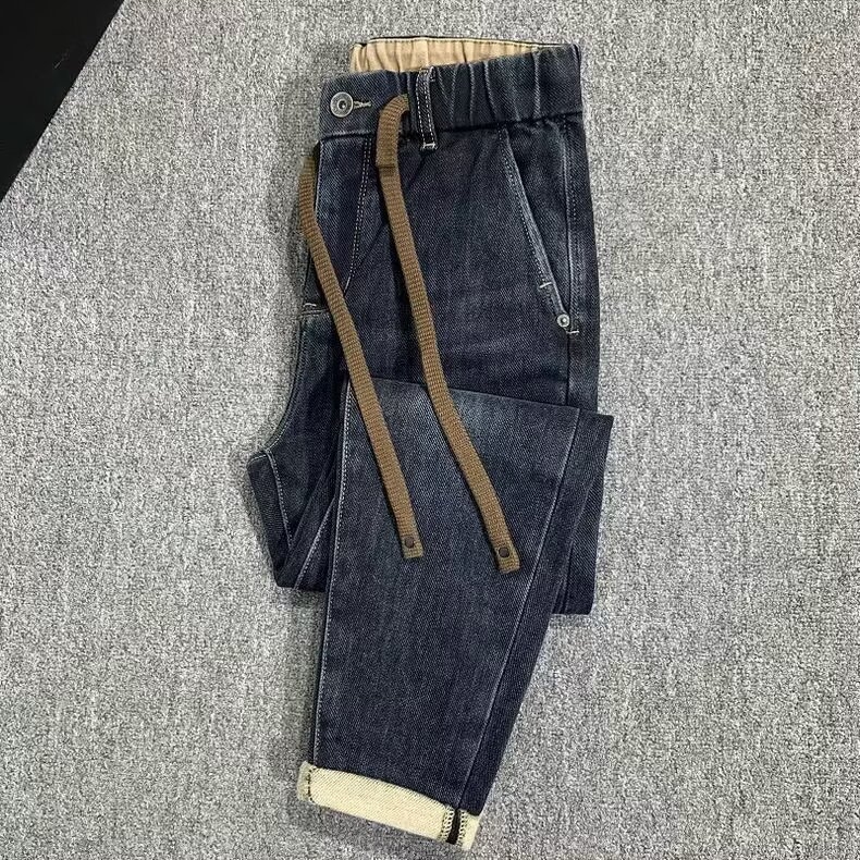 Muške traperice – ravnog kroja, srednji struk, elastični pojas sa štrikom, pamuk denim, mikroelastičnost