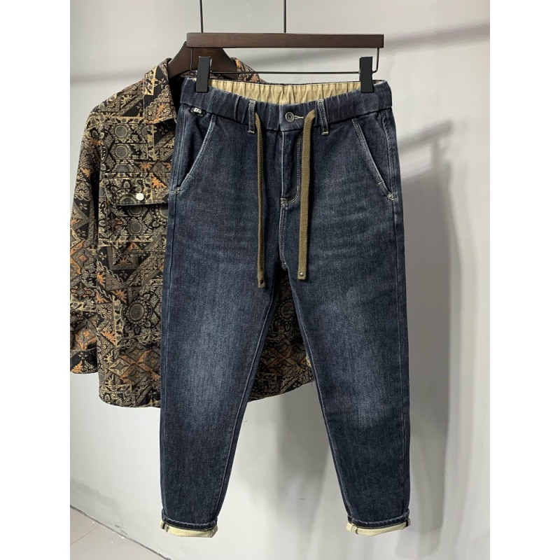Muške traperice – ravnog kroja, srednji struk, elastični pojas sa štrikom, pamuk denim, mikroelastičnost
