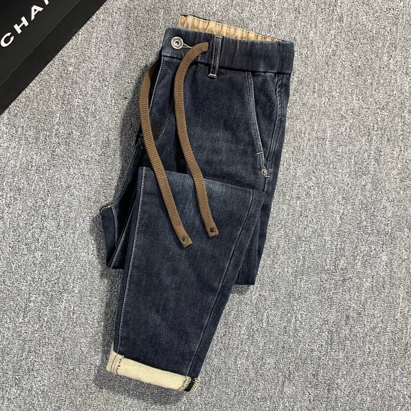 Muške traperice – ravnog kroja, srednji struk, elastični pojas sa štrikom, pamuk denim, mikroelastičnost