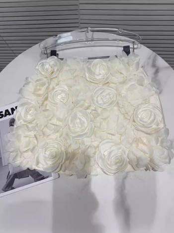 Fustă scurtă în linie A, cu model 3D floral, țesătură mercerizată Sade, poliester-elastan, vară 2024