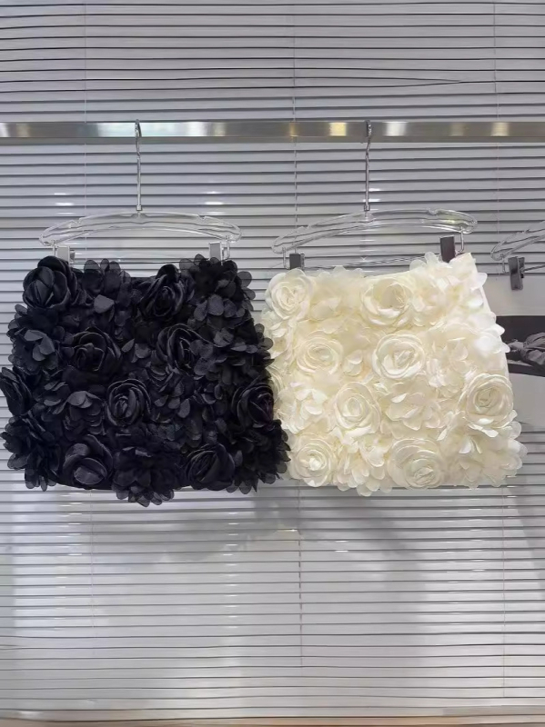 Fustă scurtă în linie A, cu model 3D floral, țesătură mercerizată Sade, poliester-elastan, vară 2024