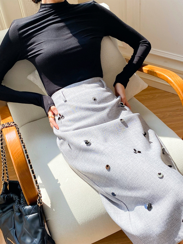 Beaded midi suknja, mješavina poliestera i viskoze, 30–50% viskoze, nije elastična, srednje duljine, jednostupanj dizajn