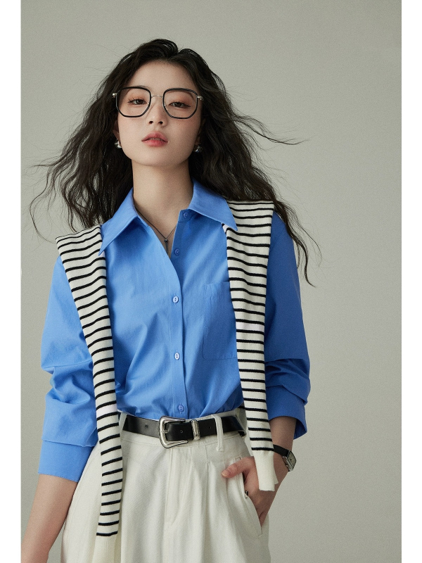 Košulja širokog kroja od pamuk-poliester materijala, polo ovratnik, dugi rukavi, bez glačanja