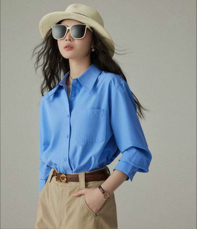 Košulja širokog kroja od pamuk-poliester materijala, polo ovratnik, dugi rukavi, bez glačanja