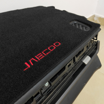 JAECOO J5 2025-2026 sjenilo za ploču instrument tablice | poliester | sve-sezonsko korištenje | tisak logotipa | Model J500238