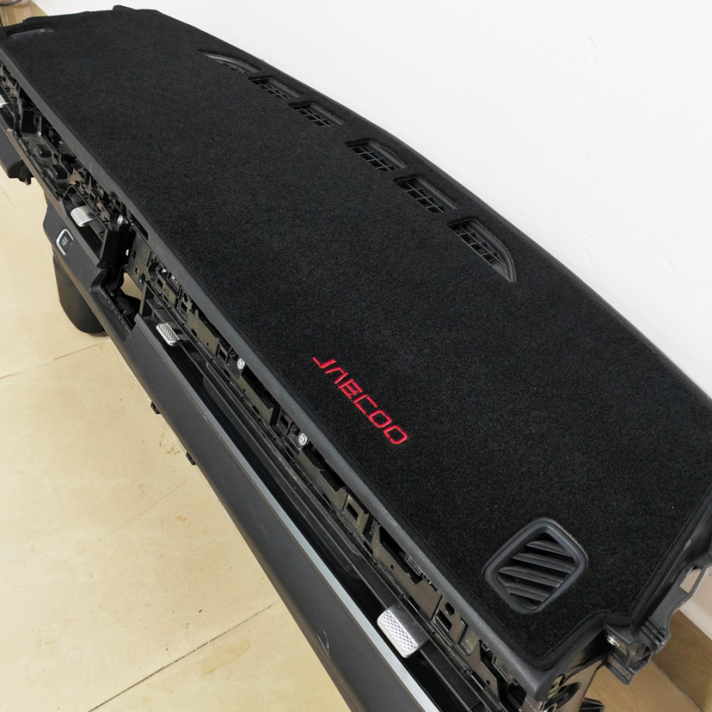 JAECOO J5 2025-2026 sjenilo za ploču instrument tablice | poliester | sve-sezonsko korištenje | tisak logotipa | Model J500238