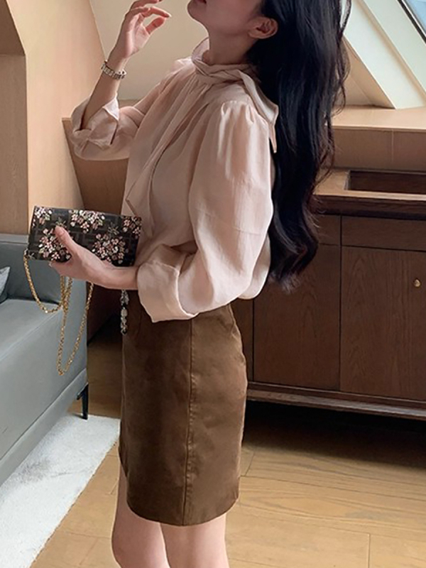 Košulja od Lyocell smjese (80–90% Lyocell, 10–20% poliester), stojeći ovratnik, dugi rukavi, dizajn koláže/šivanje, pulover stil, elegantan gradski stil