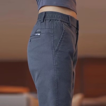 Muške hlače za poslovni casual, slim fit s ravnim krojem, srednji struk, kopča vezicom, bez glačanja, 95% poliester, više džepova