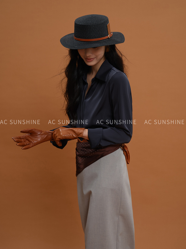 AC Sunshine ženska košulja od tkanine sa satenskim efektom, V-izrez, dugi rukavi, straight kroj, duljina 50–65 cm, jesen 2025