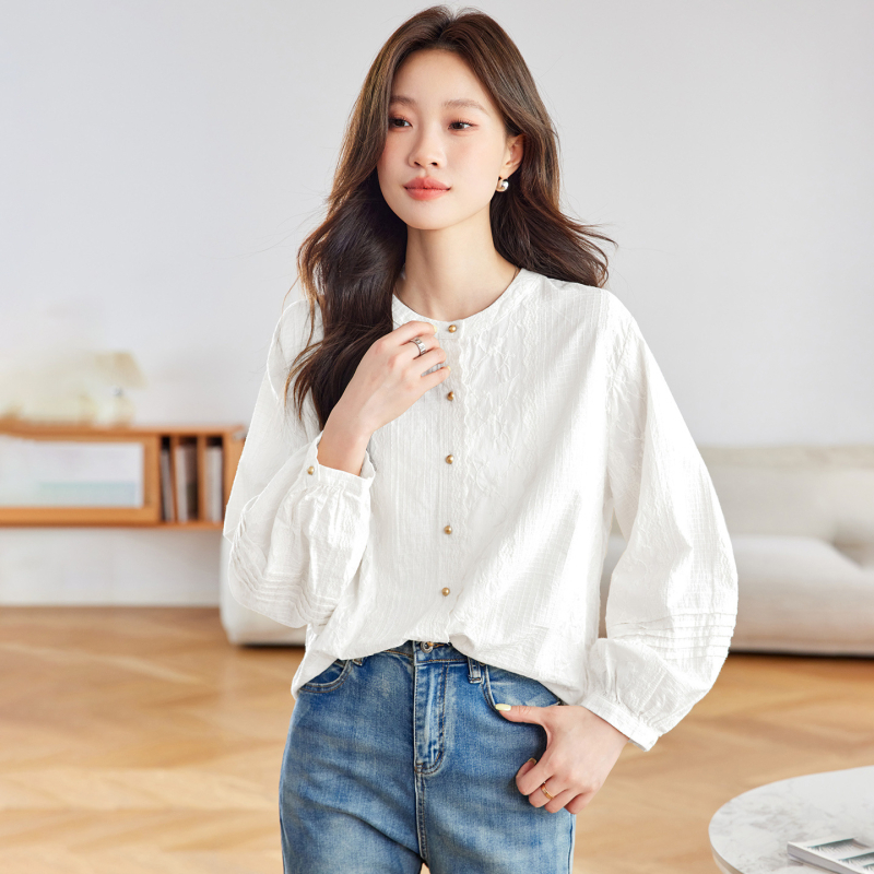 Pamukasta bluza s okruglim izrezom, dugi rukavi, izvezen cvjetni dizajn, elegantan stil, proljeće 2026