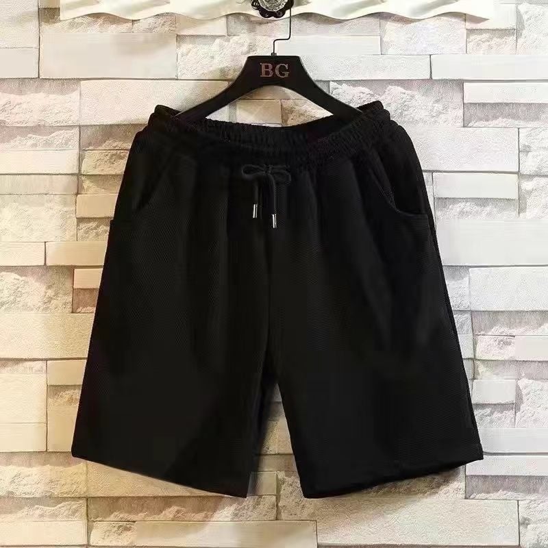 Sportske casual hlače ravnog kroja, lagani poliester, prozračarne i brzo se suše, srednji porast.