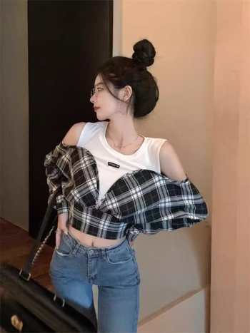 Košulja s izgledom dvaju dijelova, karirani uzorak s 3D efektom, dugi rukavi, okrugli ovratnik, poliester