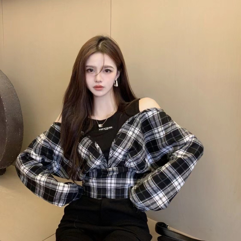 Košulja s izgledom dvaju dijelova, karirani uzorak s 3D efektom, dugi rukavi, okrugli ovratnik, poliester