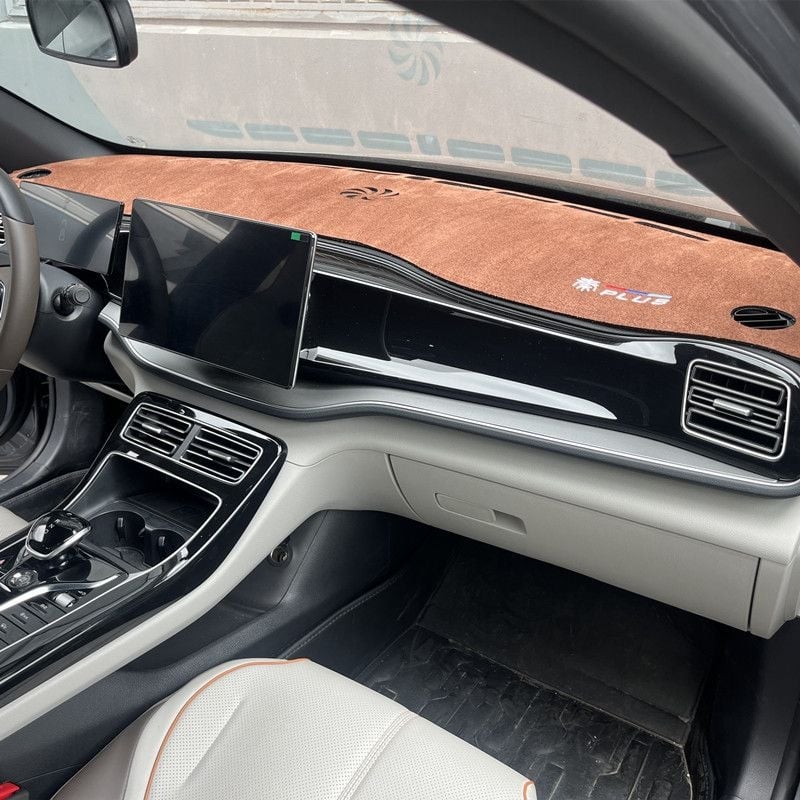 BYD Qin Plus 2021-2024 Središnja konzola – sjenila za sunce i podloga za ploču instrumenta, velur, protuklizno, toplinska izolacija