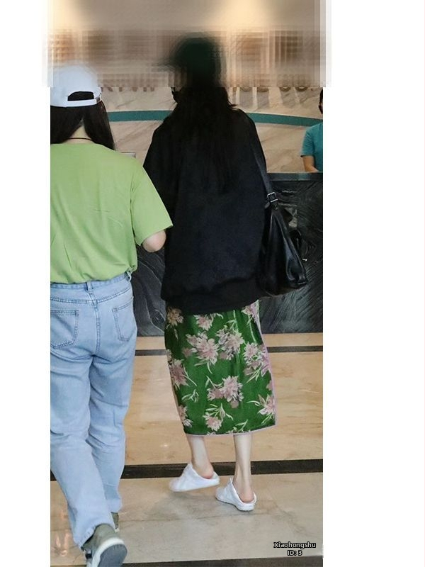 Ženski set: bluza-jaka u kineskom stilu s žakardom (80–90% poliestera), kvadratni ovratnik, dugi rukavi, set suknje od žakarda od baršuna