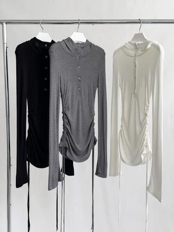 LOOP IN duk s kapuljačom i vezanjem u struku, dugi rukavi, korejski stil, pamuk-akril smjesa, panel kolage detalj, slim fit, duljina 50–65 cm