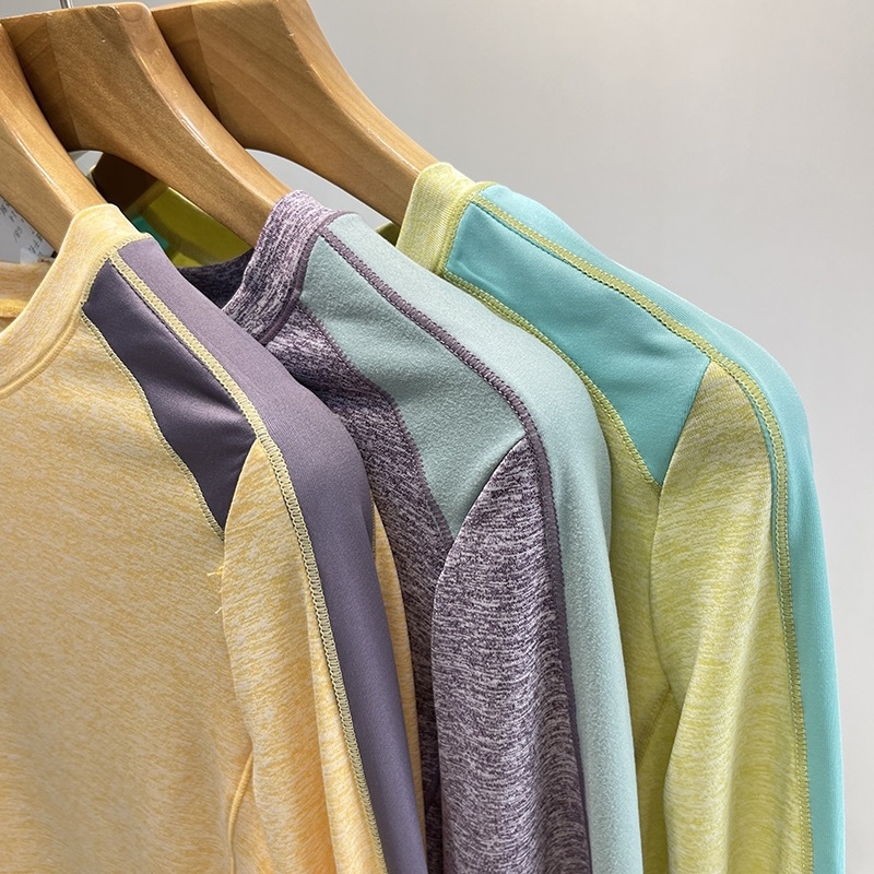 Ženski T-shirt s dugim rukavima od pamukasto-blend materijala s viskozom do 30%, kreativan uzorak, pulover stil, okrugli izrez, široka silueta