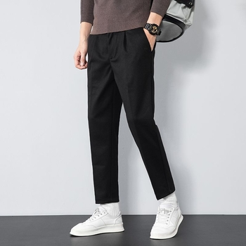 Muške hlače od corduroya, uži ravni kroj, poslovni formalni stil, drapirani efekt, skraćeni kroj, proljeće 2025