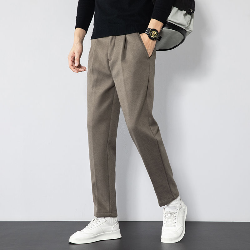 Muške hlače od corduroya, uži ravni kroj, poslovni formalni stil, drapirani efekt, skraćeni kroj, proljeće 2025