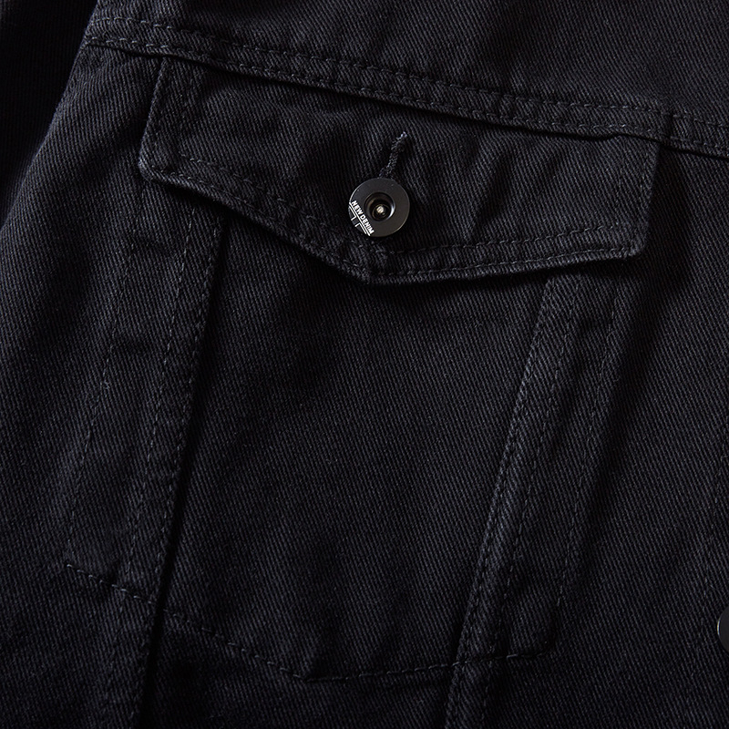 Muška džins jakna – opuštena silueta, rever s lapom, jednostruko kopčanje, patch džepovi, pamuk podstava, pogodno za proleće i jesen