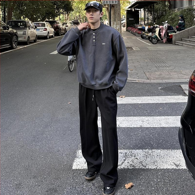 Muške široke hlače sa šnurlom, opuštenog kroja, teksturirana poliester mešavina, 88% poliester, Proljeće 2024