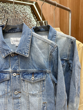 Ženska denim jakna od pamuka | dugi rukavi, ovratnik s reverom, proljeće 2024, casual stil, sadržaj pamuka 70–80%