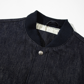 Muška denim jakna, casual stil, 100% pamuk, podstava od acetatnih vlakana, bez ovratnika, jednodijelno kopčanje, široka kroj