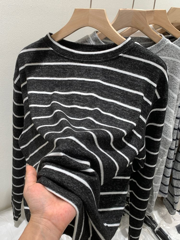 Ženska T-shirt s kapuljom, ležernog kroja, prugasti uzorak, poliester s imitacijom krzna zeca, dugi rukav, okrugli ovratnik, jesen 2025